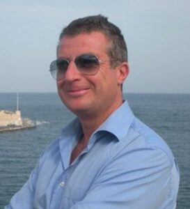 alt="foto professor Mancini "