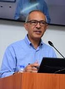 alt="foto professor Sebastiano Battiato"